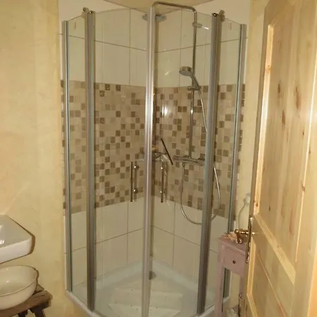 Kiek Mol In Apartment *